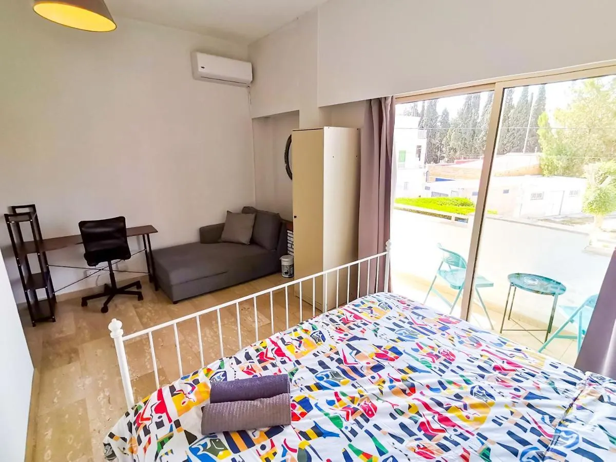 Homestay Central Square Nomadic Rooms Larnaca Cyprus