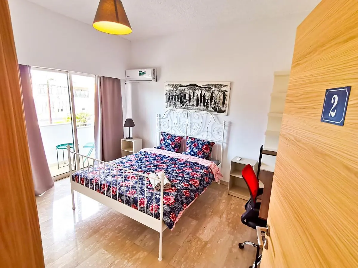 Homestay Central Square Nomadic Rooms Larnaca